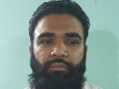 लोनी केस: उम्मेद पहलवान गिरफ्तार, किया था फेसबुक लाइव लोनी केस: उम्मेद पहलवान गिरफ्तार, किया था फेसबुक लाइव