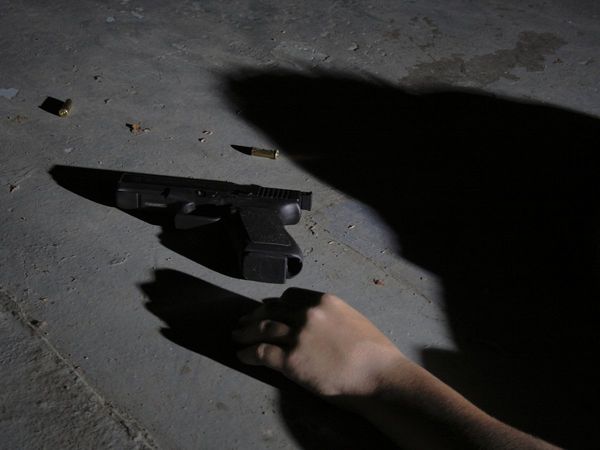 Reached girlfriend's village by bike, family members stopped meeting, shot himself there in Hardoi