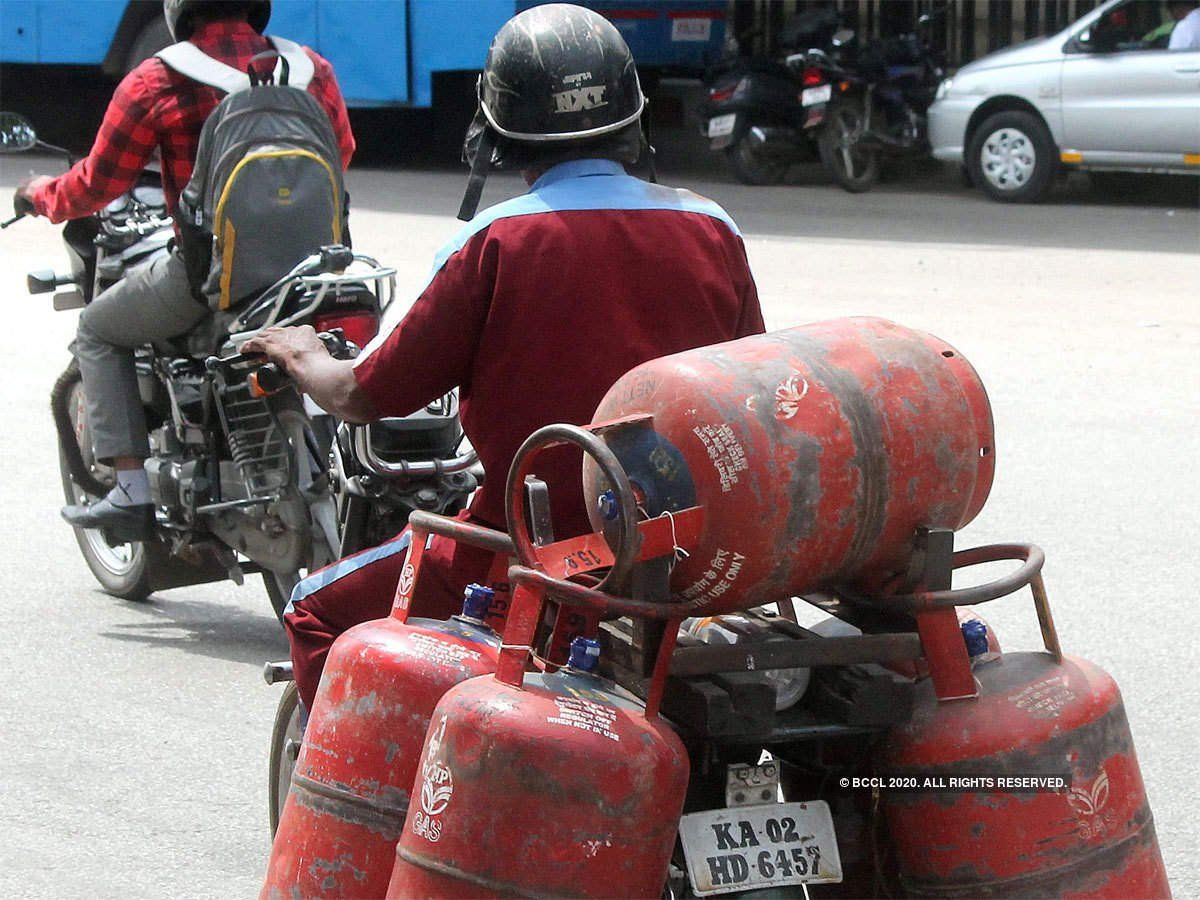 LPG सिलेंडर के 7.3 करोड़ ग्राहकों के लिए खुशखबरी, BPCL के निजीकरण के बाद भी मिलती रहेगी सब्सिडी