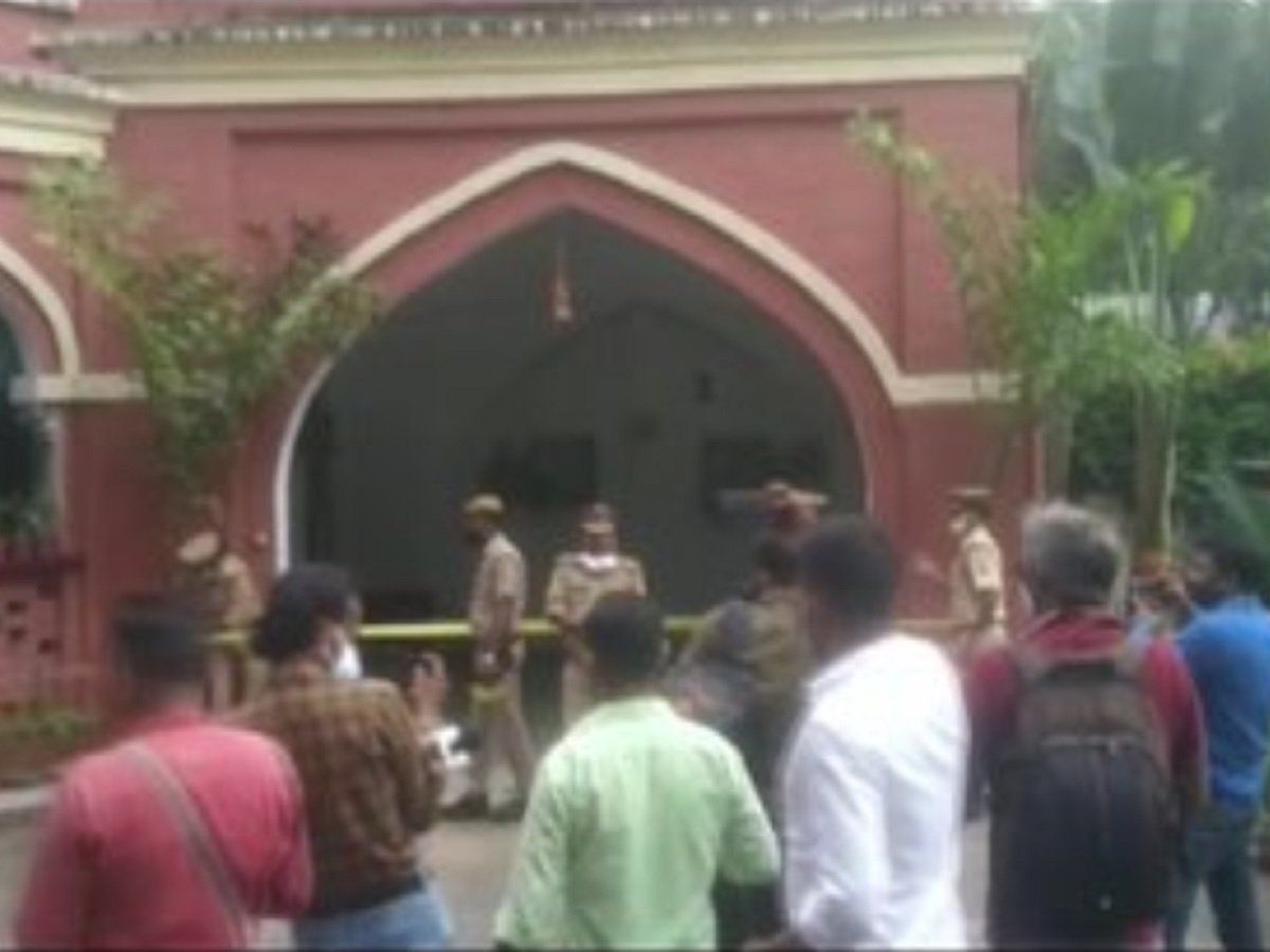 लखनऊ डबल मर्डर केस में खुलासा, रेलवे अधिकारी की बेटी ने ही किया मां और भाई का मर्डर