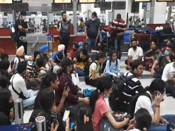 chaos at Delhi airport due to Lufthansa flights cancelled