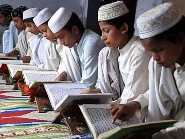 Rashtravad: मदरसों में सब पाक-साफ तो सर्वे पर क्यों ऐतराज ? | Madrasa Survey | CM Yogi | Owaisi | Hindi News