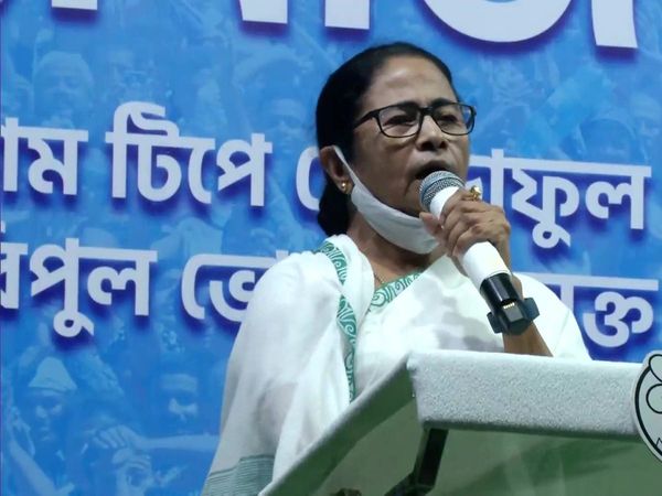 ममता बनर्जी का केंद्र पर वार, बताया क्यों छोड़ी कांग्रेस?