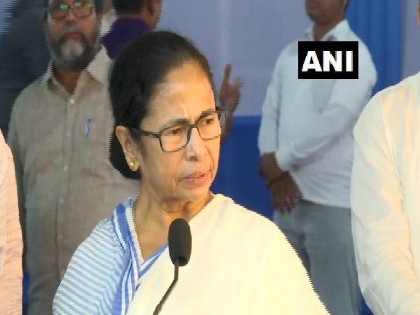 Ganga Sagar Vs Kumbh: ममता बनर्जी ने दिया सियासी रंग, कुंभ के लिए केंद्र सरकार रहती है मेहरबान