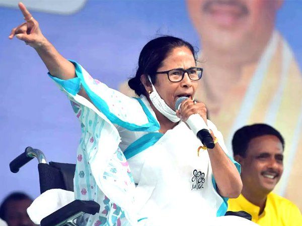 West Bengal:बंगाल में 'हैट्रिक' लगाने वाली ममता दीदी 5 मई को लेंगी सीएम पद की शपथ ,चुनी गईं विधायक दल की नेता