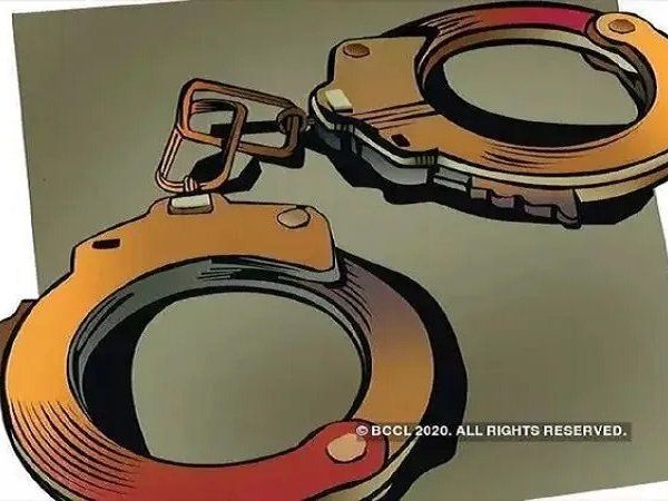 man severed wife head goes police station