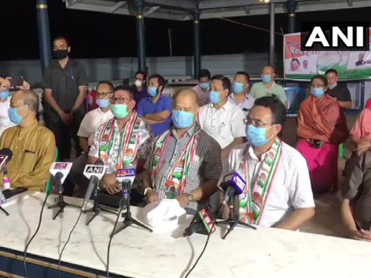 मणिपुर में खतरे में आई BJP सरकार, 3 विधायकों ने थामा कांग्रेस का हाथ, NPP ने भी लिया समर्थन वापस
