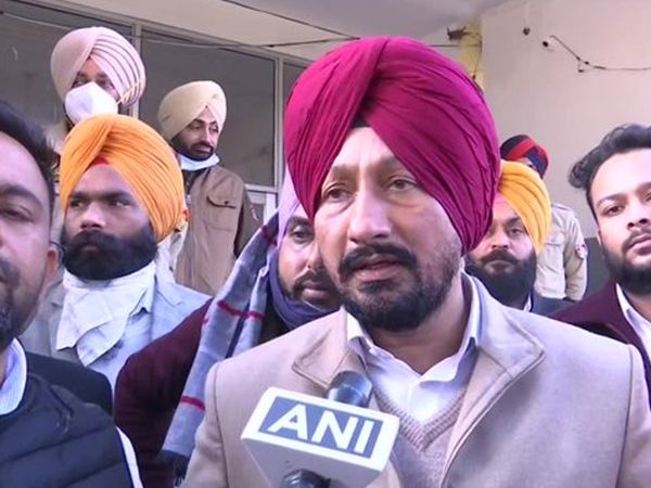 Manohar Singh file Nomination from Bassi Pathana