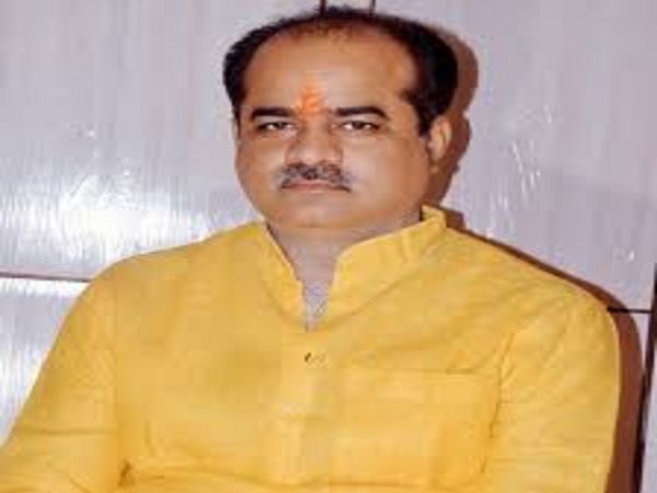 mau district panchayat president election, bjp candidate manoj rai, samajwadi party, akhilesh yadav, bjp candidate successful in 25 district panchayats, mau district news, manoj rai news