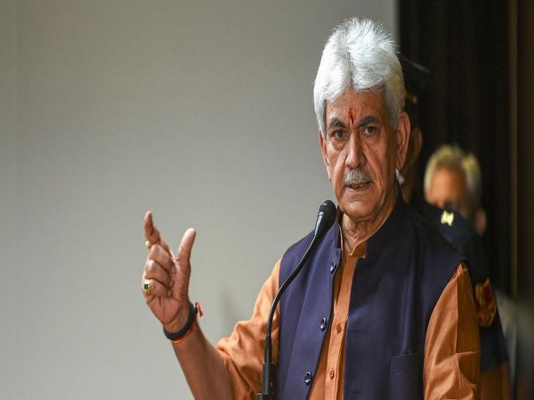 Jammu Kashmir: विश्वास बहाली की तरफ एक और कदम, गरीब मरीजों तक पहुंचेगा राजभवन का हेलिकॉप्टर