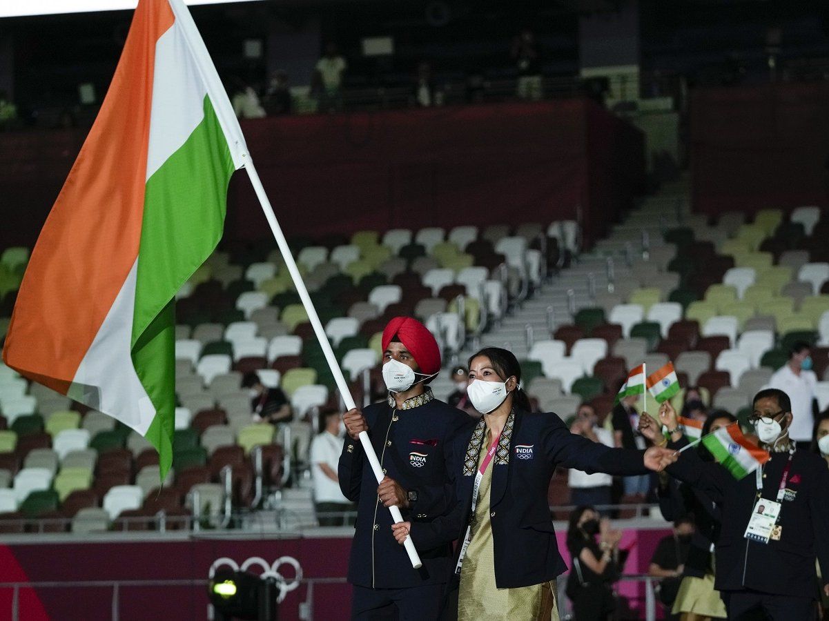 Tokyo Olympics 2020 Opening Ceremony: टोक्यो ओलंपिक की रंगारंग हुई ओपनिंग सेरेमनी, भारत की परेड ने जीता दिल