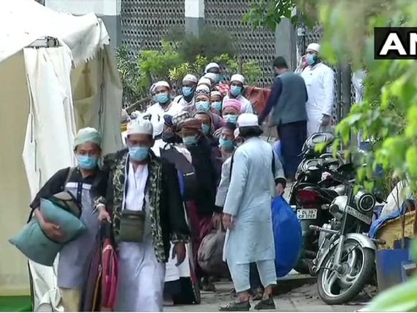 'क्‍वारंटीन सेंटर में डॉक्‍टर्स पर थूकने लग गए तबलीगी जमात के लोग, डॉक्‍टर्स के साथ की बदलूकी'