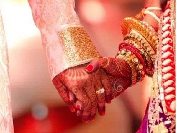 धूमधाम से चल रही थी शादी, तभी मंडप में पहुंची पहली पत्‍नी, फिर हुआ कुछ ऐसा