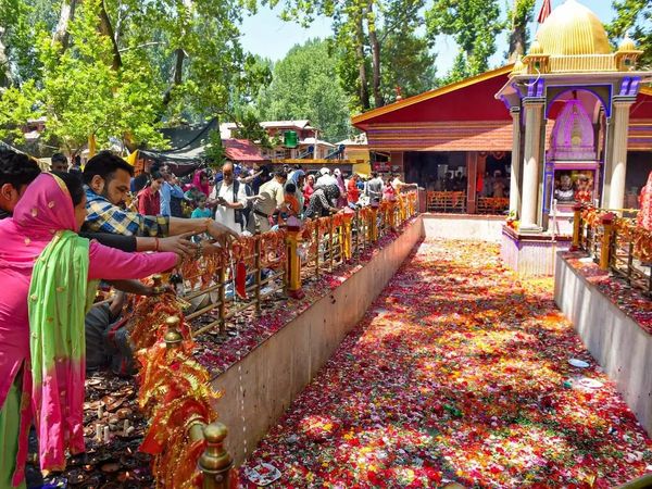 Kheer Bhawani Temple, kheer bhawani temple in hindi, kheer bhawani temple was built by, kheer bhawani temple is dedicated to, kheer bhawani temple images, 