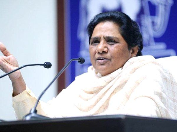 28 अगस्त : मायावती को फोर्ब्स ने दुनिया की 100 शक्तिशाली महिलाओं में जगह दी