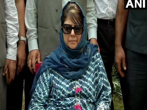 Mehbooba Mufti shifted to her official residence will remain under detention 