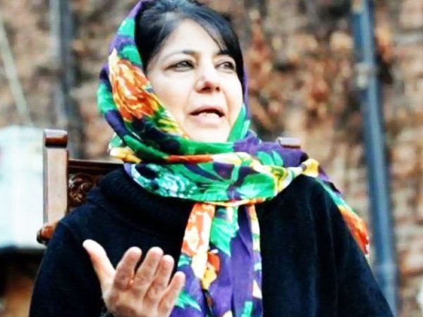 J&K: महबूबा मुफ्ती बोलीं- जम्मू-कश्मीर के लोगों को अपने 'छीने गए अधिकारों' के लिए खड़ा होना चाहिए