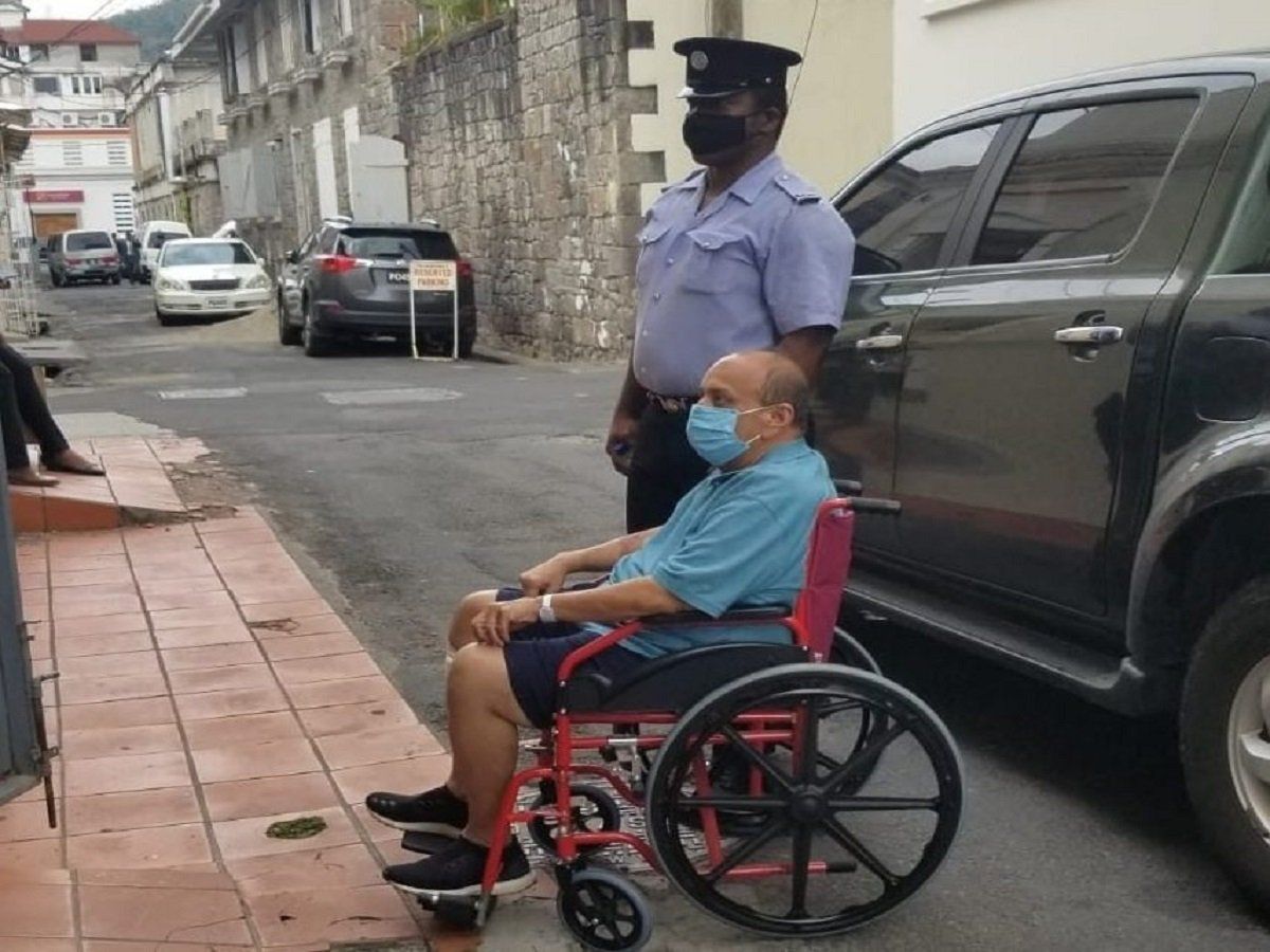Mehul Choksi in Dominica: अब व्हील चेयर पर भगोड़ा मेहुल चोकसी, अपील और दलील नहीं आ रही काम