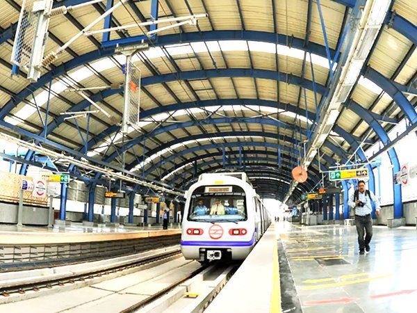 Delhi Metro:..अगला स्टेशन 