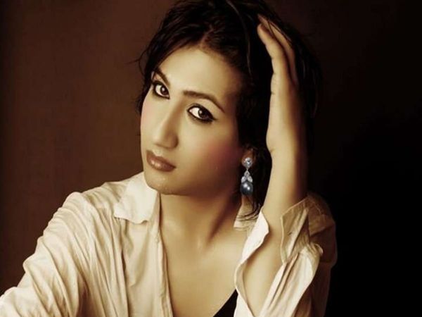  Mahika Sharma Ramayan Actress Worked As A Babysitter