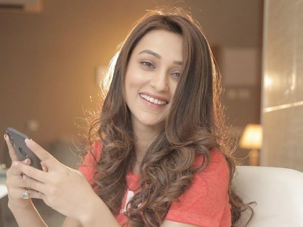 Mimi Chakraborty falls for fake Covid-19 vaccination drive