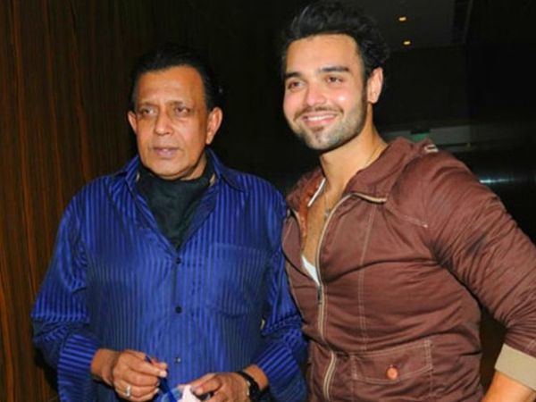 मिथुन चक्रवर्ती के परिवार की मुश्‍किलें बढ़ गई हैं। 