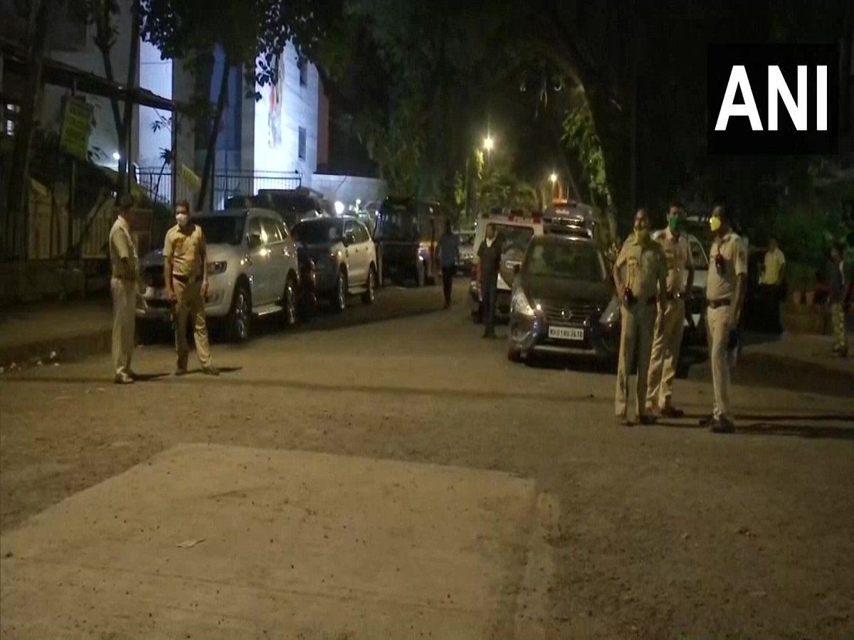MLA Hostel: मुंबई के एमएलए हॉस्टल में बम की खबर निकली झूठी, ऐहतियातन बढ़ाई गई सुरक्षा