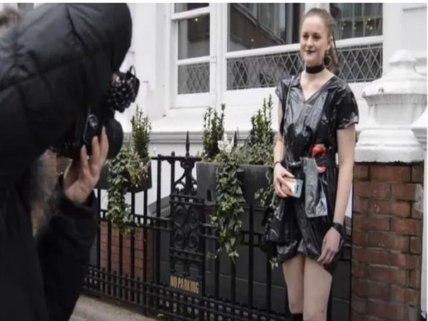 A Model reached the fashion show wearing a dustbin foil, people showed amazing reactions