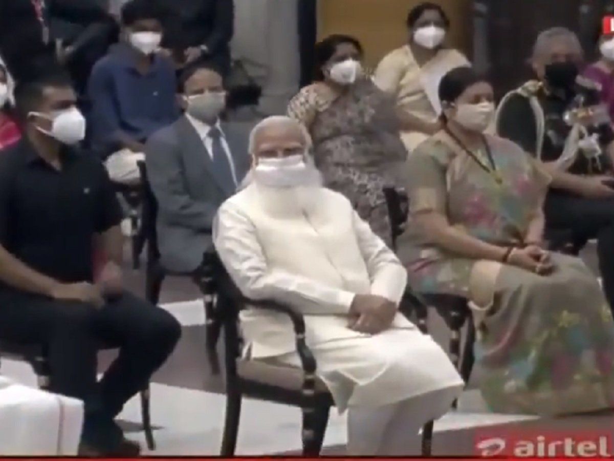 मोदी मंत्रिमंडल का विस्तार, कुल 43 मंत्रियों ने ली शपथ, 15 बने कैबिनेट मंत्री, जानें कौन-कौन बना मंत्री