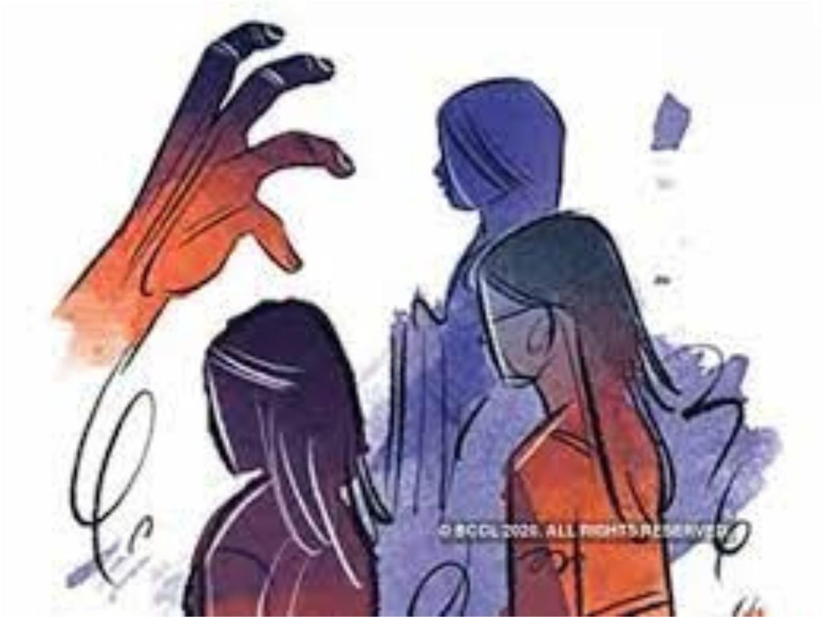 UP: गंदी क्लिप्स भेज लड़की से छेड़खानी! शिकायत ले पहुंची थाने पहुंची लड़की तो दारोगा ने पूछा- बताओ, कहां-कहां छुआ?