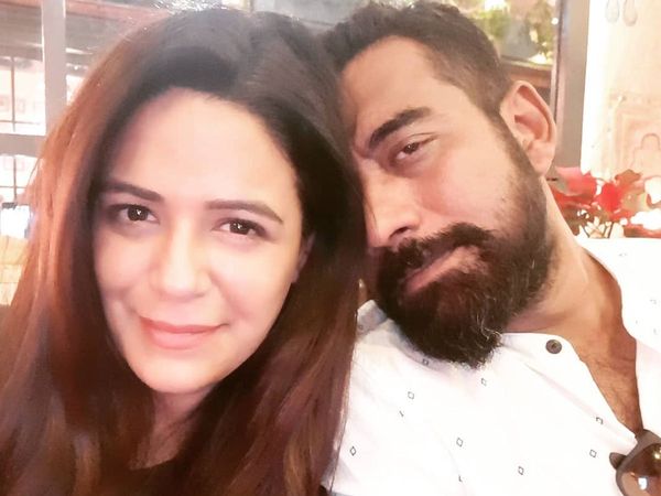 Mona Singh Shyam Rajagopalan first selfie viral Check Post Wedding Pictures