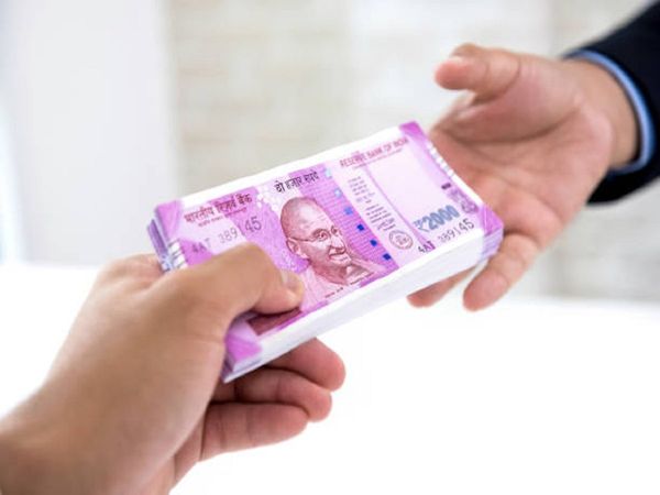 senior citizens get higher rate of interest on Fixed deposit