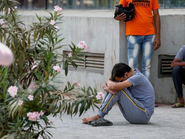 UP : Hospital made to wait minor for his father dead body