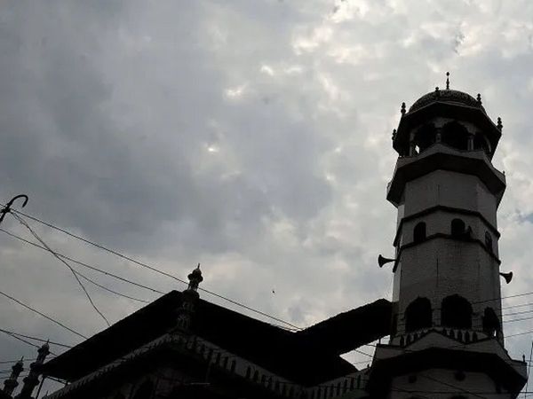 वाराणसी की इमामबाड़ा मस्जिद में मिली मजलिस की अनुमति, हाई कोर्ट का फैसला