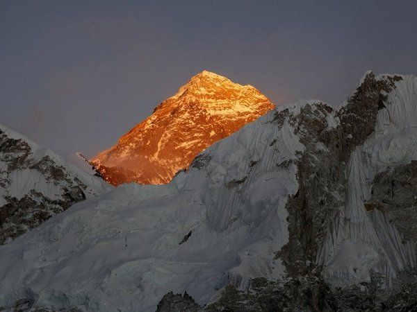 Mount Everest: अद्भुत है नजारा, काठमांडू घाटी से नजर आ रहा है दुनिया के सबसे ऊंची चोटी माउंट एवरेस्ट