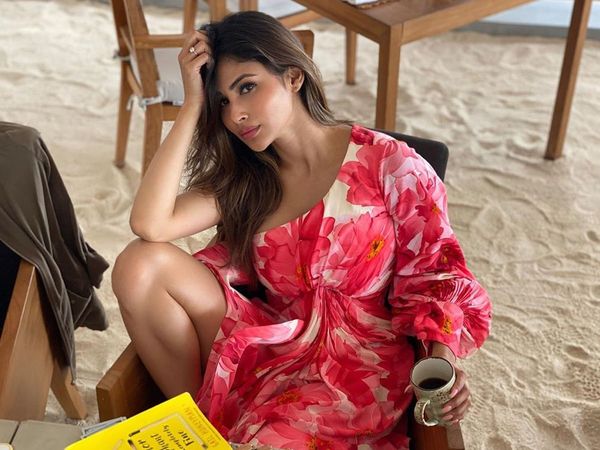 Mouni Roy Singing Song Check Bollywood Actress instagram Videos