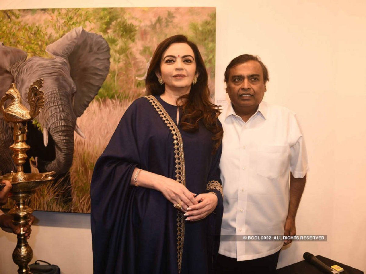 लगातार दूसरे साल मुकेश अंबानी ने नहीं ली सैलरी, नीता अंबानी को इतनी हुई कमाई