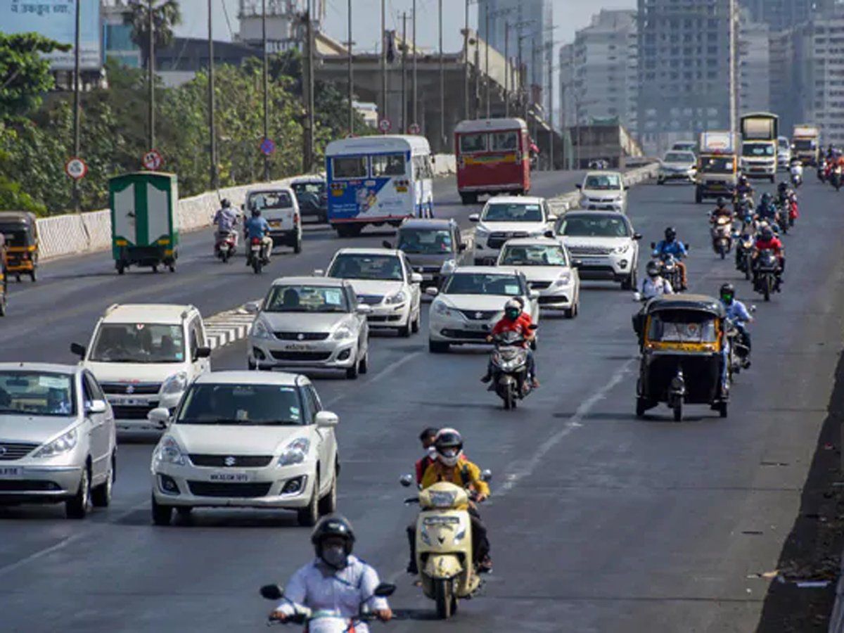 Section 144 in Mumbai: मुंबई में धारा 144 लागू, आदित्य ठाकरे बोले-घबड़ाएं नहीं, नए प्रतिबंध नहीं लगे