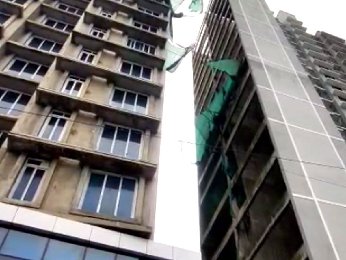 Mumbai Lift Incident: मुंबई की मल्टीस्टोरी बिल्डिंग में गिरी सर्विस लिफ्ट, 5 की मौत