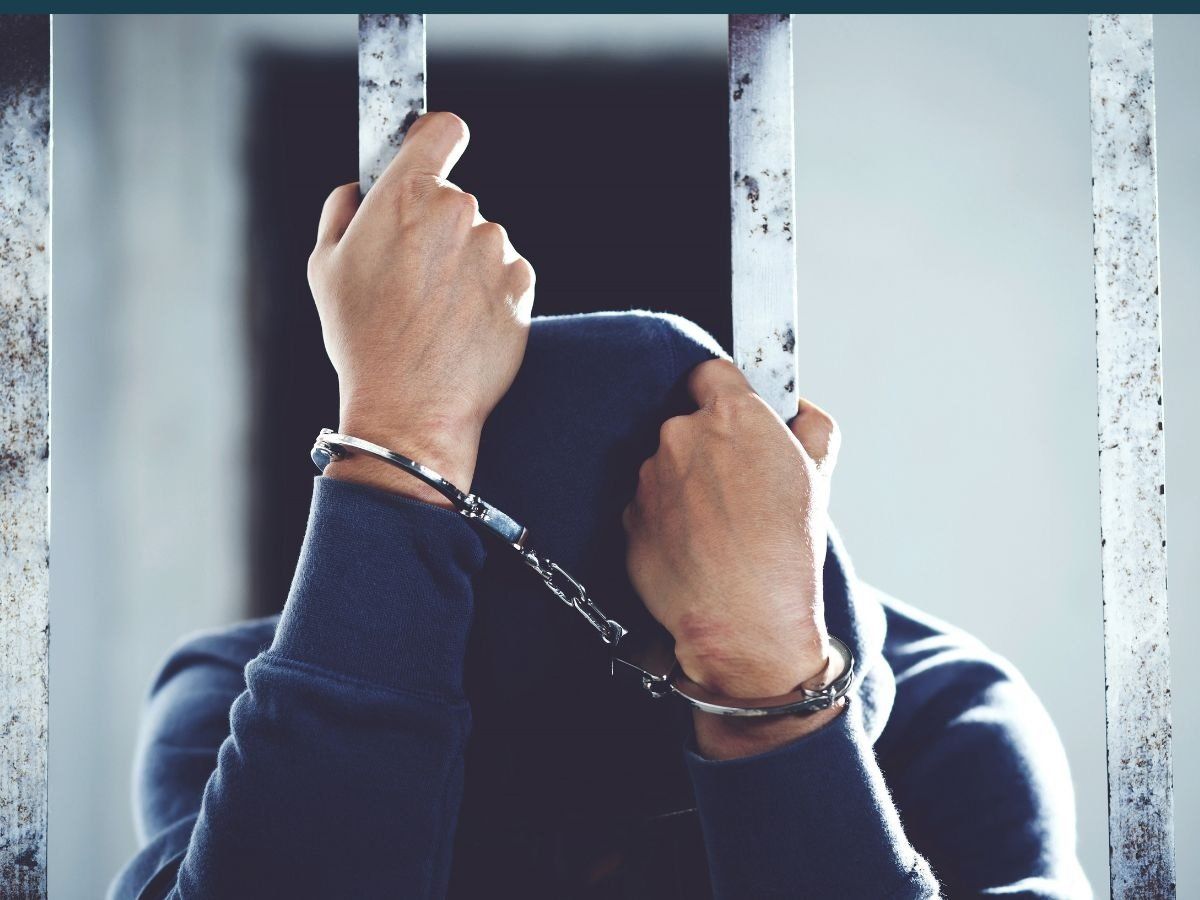 Mumbai Crime: सनकी पति ने सोशल मीडिया पर शेयर की पत्नी की डर्टी पिक्चर्स, लोगों के आने लगे फोन तो हुआ खुलासा