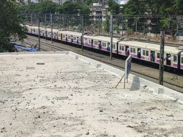 mumbai local train
