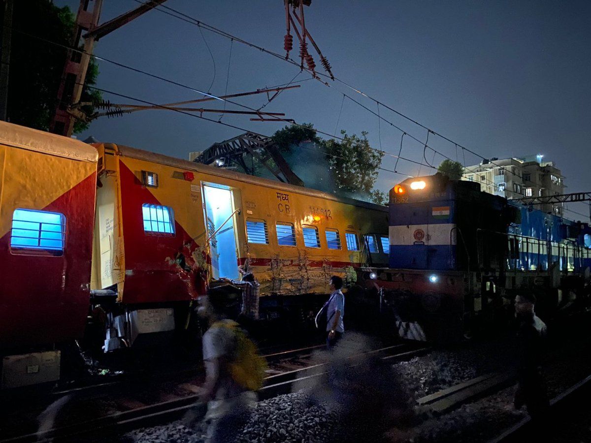 Train Accident : दादर से पुडुचेरी जा रही यात्री ट्रेन के तीन डिब्बे पटरी से उतरे, किसी के हताहत की खबर नहीं