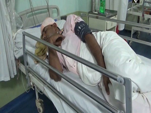मुजफ्फरपुर में पुलिसकर्मियों पर फूटा बाढ़ पीड़ितों का गुस्सा, लाठी और पत्थरों से किया हमला