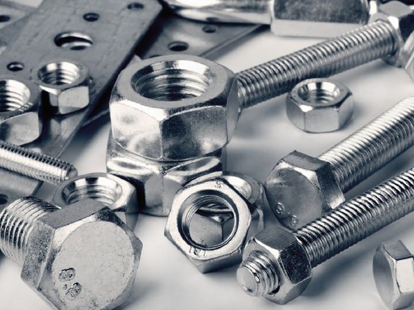 इंसान के पेट में 1 kg से अधिक कील-पेंच देख डॉक्‍टर भी हैरान