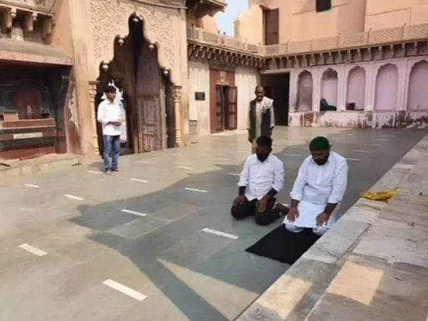 Namaz at Nand Bhawan Mandir sparks row case registered