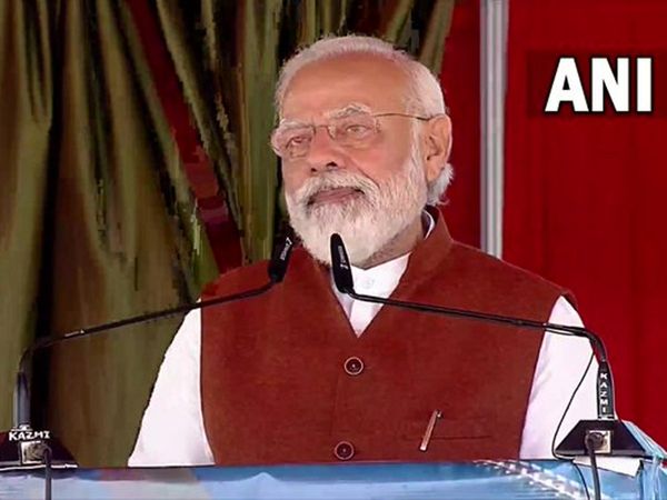 Prime Minister Narendra Modi inaugurates the Saryu Nahar National Project in Balrampur