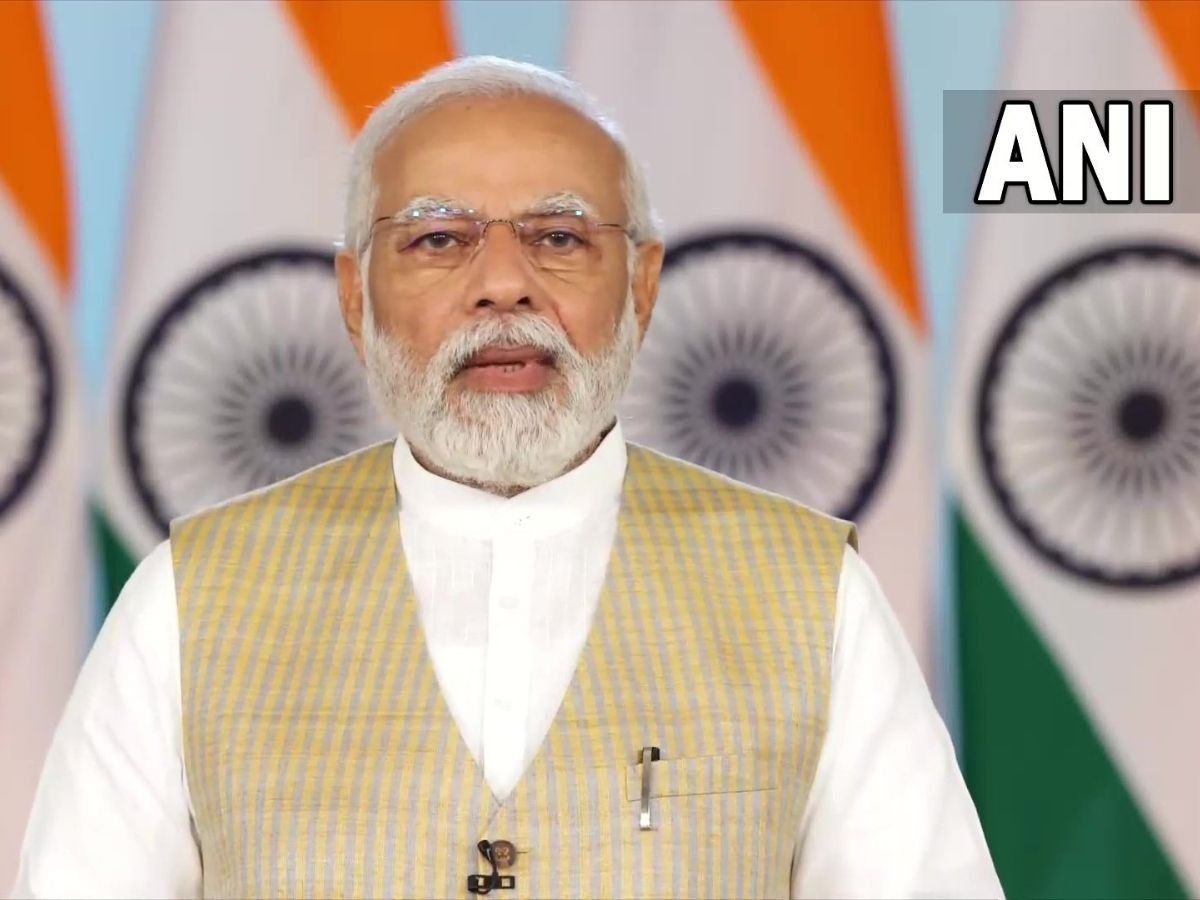 'Kaali' विवादः बोले PM मोदी- देवी का देश पर आशीर्वाद, BJP ने TMC से पूछा- महुआ पर कब होगी कार्रवाई?