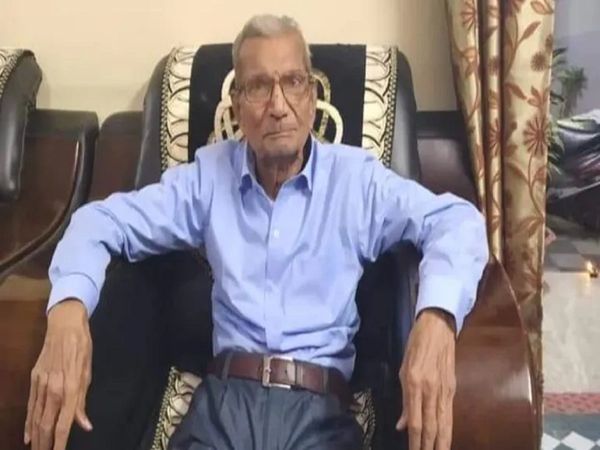 जान की परवाह ना कर 85 साल के कोविड बुजुर्ग ने दिया अपना बेड, तीन दिन बाद चल बसे