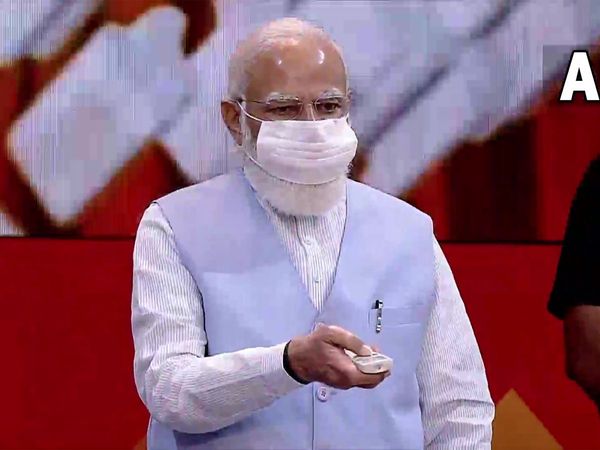 Lucknow: PM Modi digitally handover keys of PMAY-U houses to 75,000 beneficiaries 