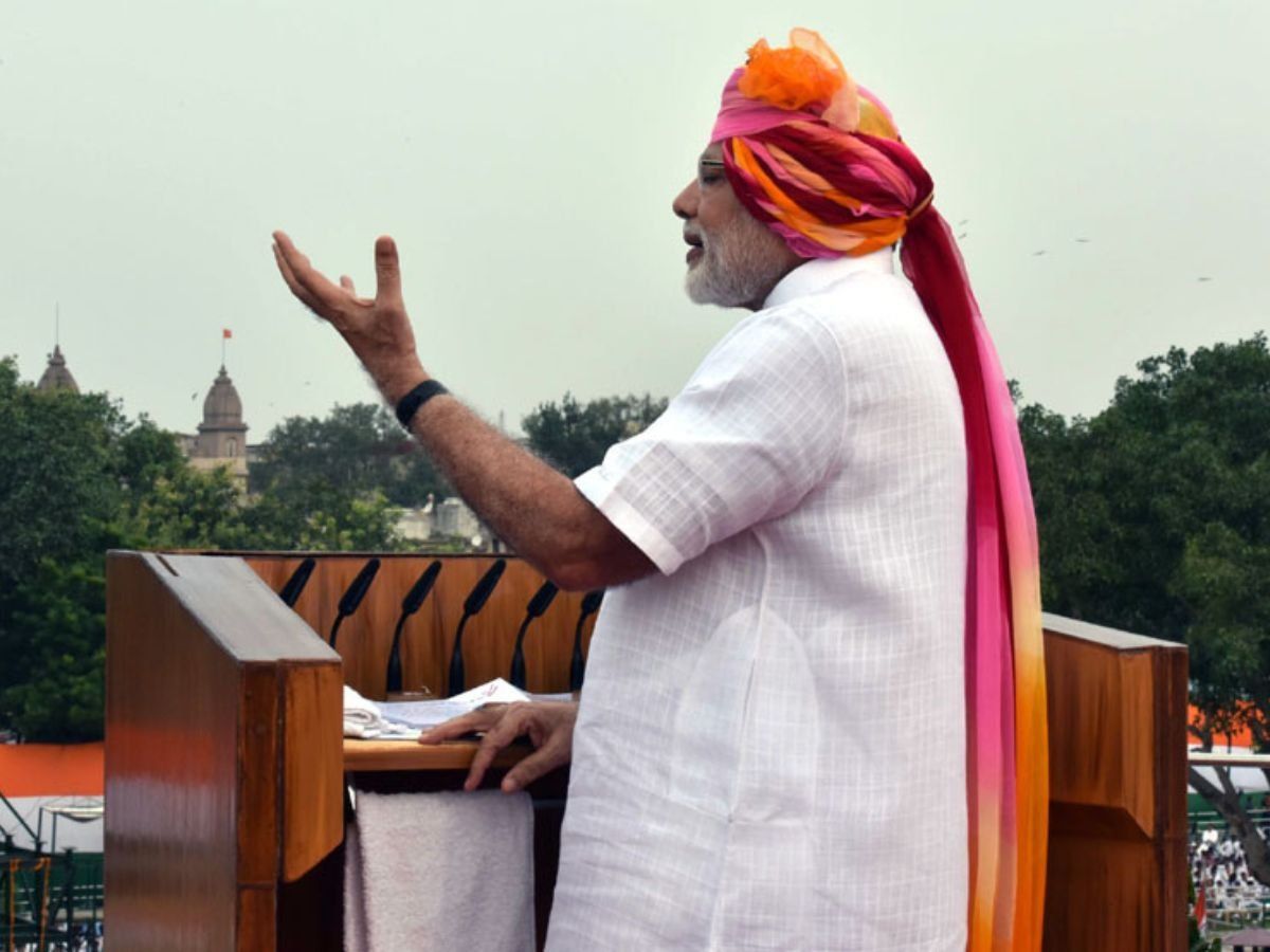 Independence Day Speech 2022: बापू से नेहरू तक का जिक्र कर तब बोले थे PM- हमारी स्वतंत्र आजाद सांस के पीछे है इनका त्याग